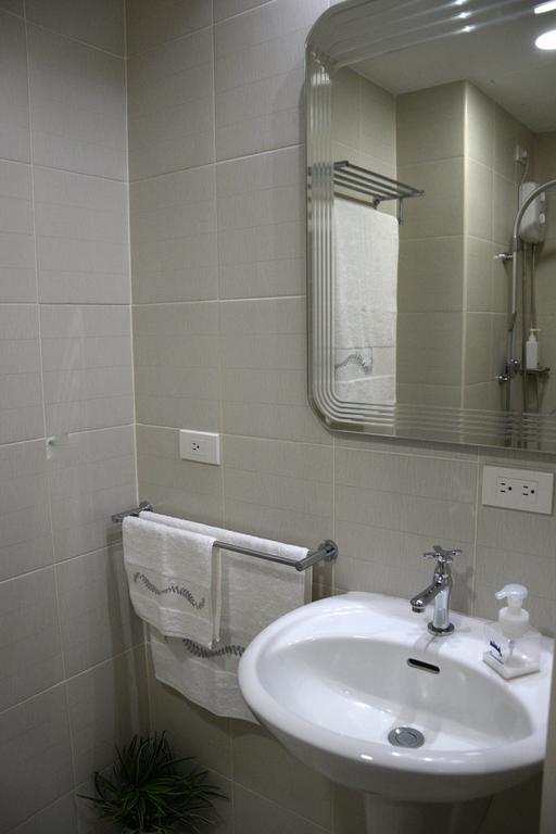 Jazz Makati Luxury Apartment Manille Extérieur photo